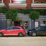 Le Coq Wagner - Parking - Air Conditioning - Pool 아파트 *